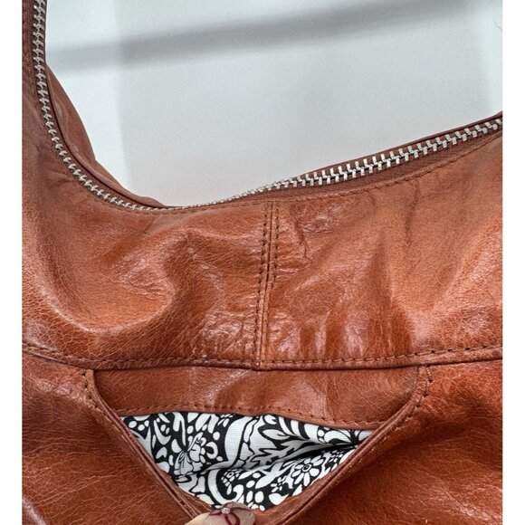 Vintage Hobo Womens Tawny Brown Leather Shoulder Bag Minimalist Boho Retro Indie - Picture 4 of 16